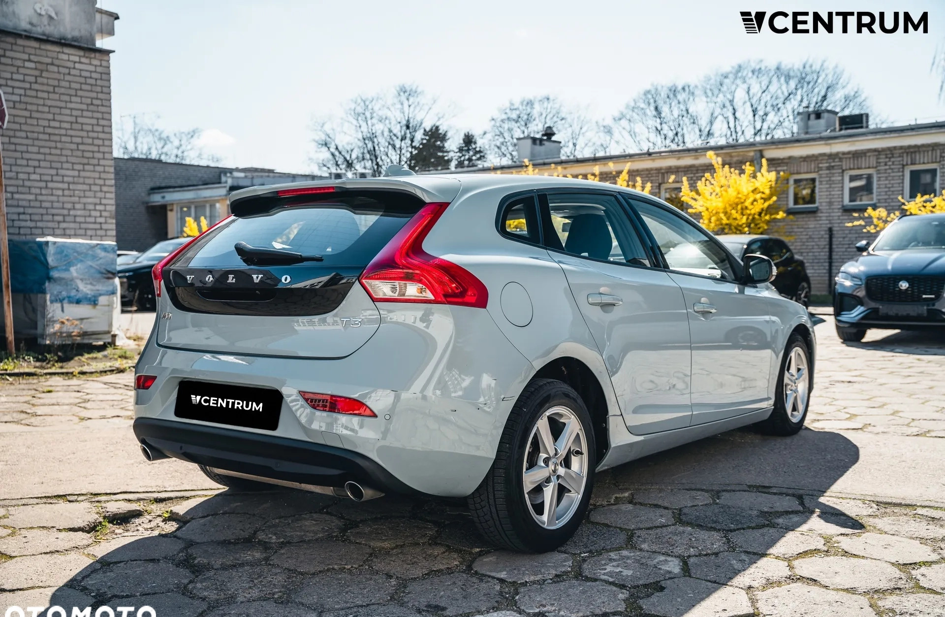 Volvo V40 cena 82900 przebieg: 70400, rok produkcji 2018 z Mikstat małe 92